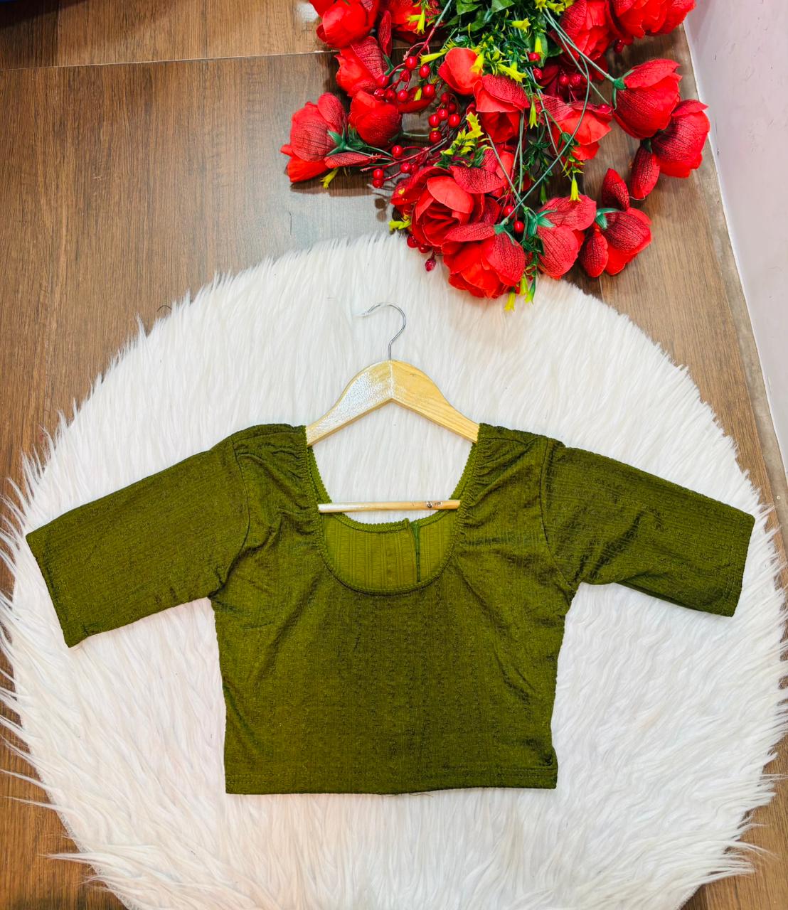Smooth Fit-Stretchable Knitted Blouse