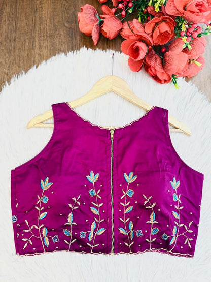 Rising Rever Floral Embroidery Blouse