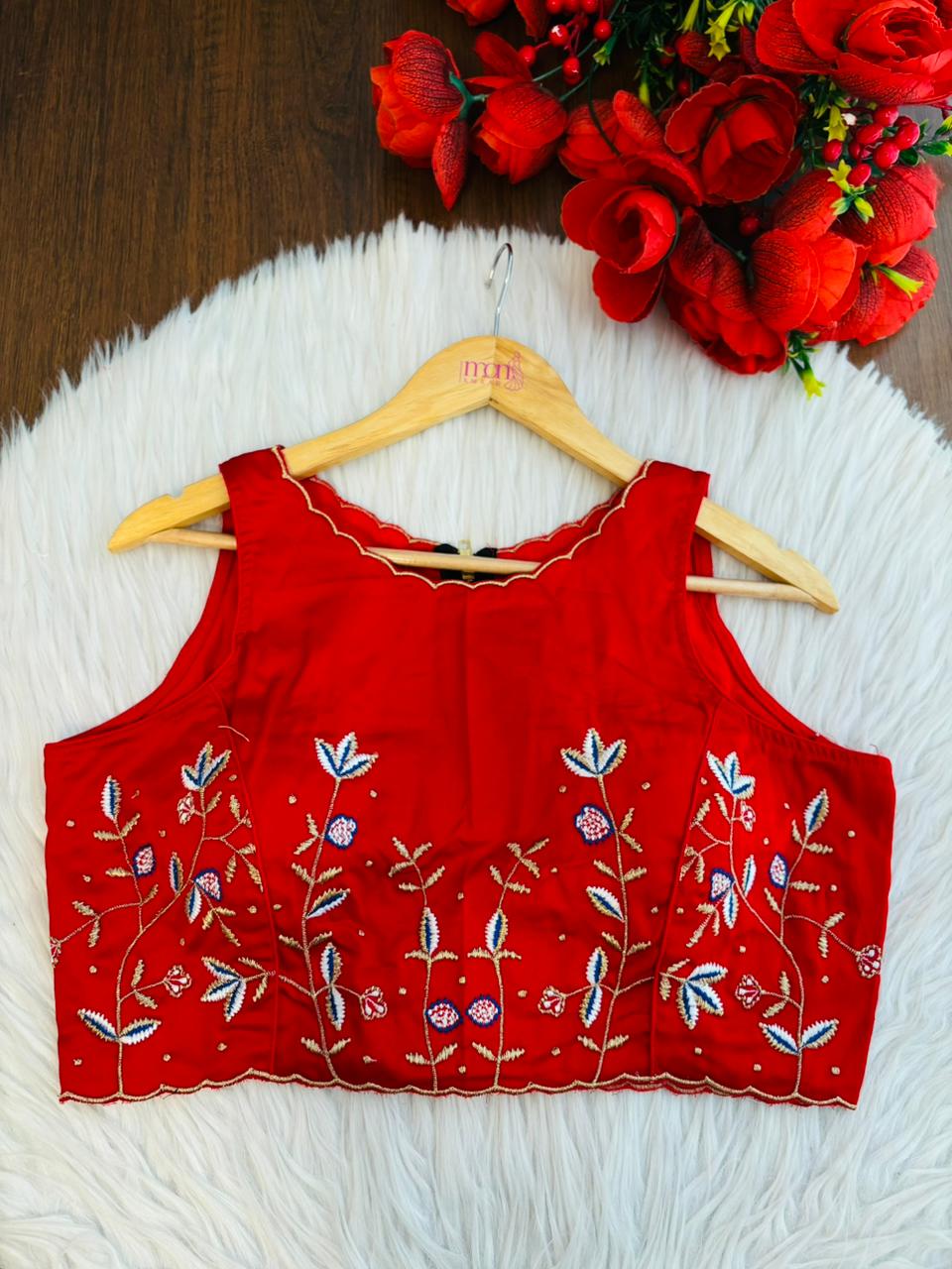 Rising Rever Floral Embroidery Blouse