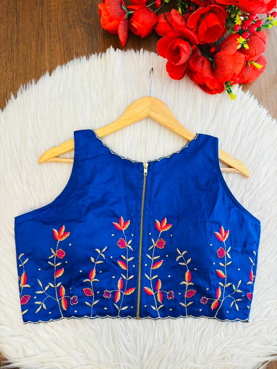 Rising Rever Floral Embroidery Blouse