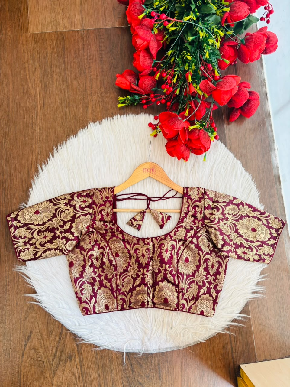 Dreamy Lens-Katan Silk Banarasi Blouse(Maroon)