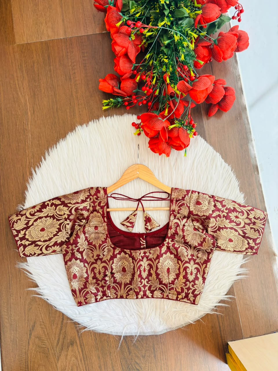 Dreamy Lens-Katan Silk Banarasi Blouse(Maroon)
