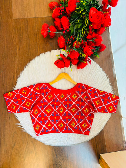 Dreamy Deal-Gujrati Stitch Blouse