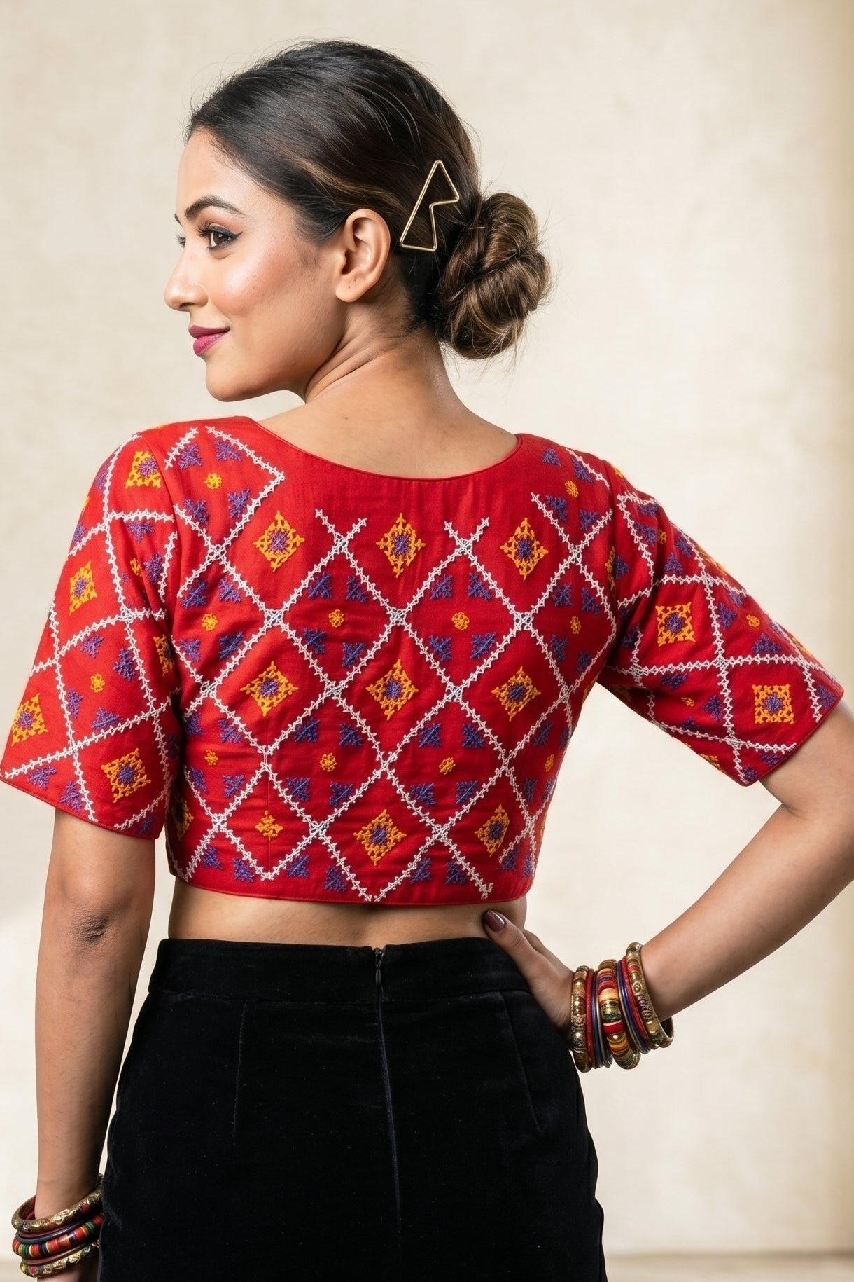 Dreamy Deal-Gujrati Stitch Blouse